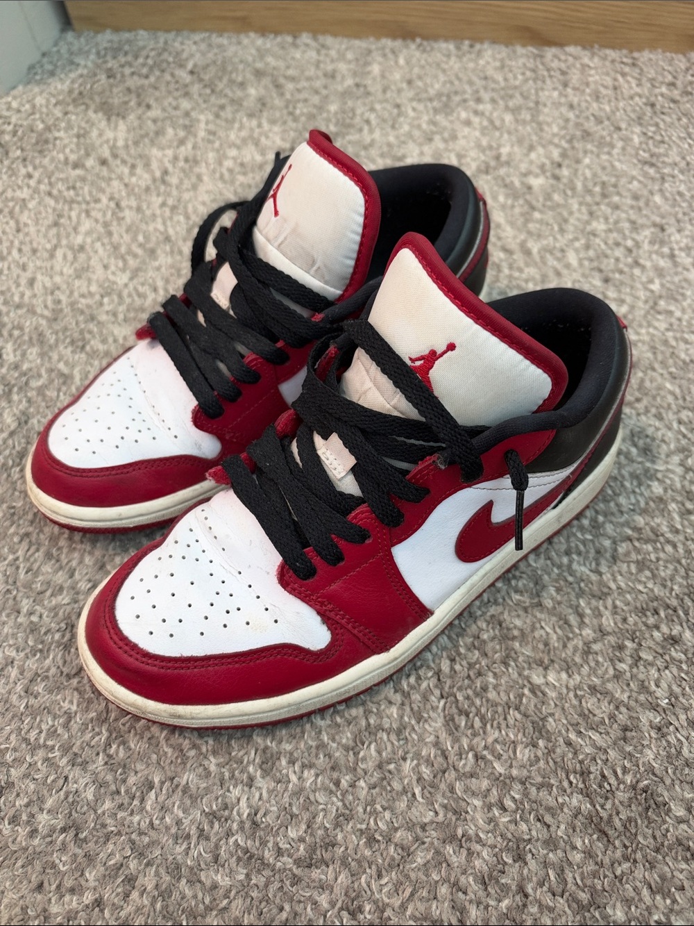 Nike Air Jordan 1 Low - White/Red/Black